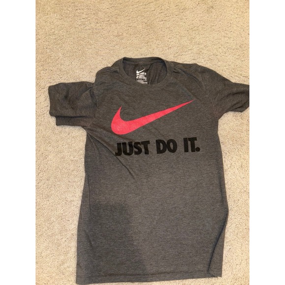 Women's Nike Graphic T - Picture 1 of 3